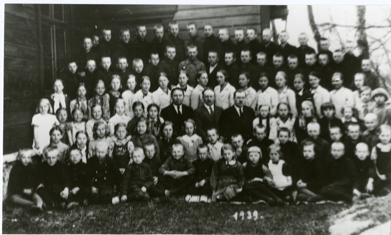 Tornimäe 6-klassilise algkooli õpetajad ja õpilased 1939