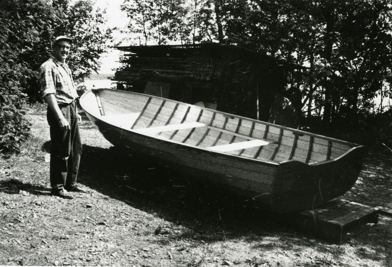 Fredrik Österman omatehtud aerupaadiga