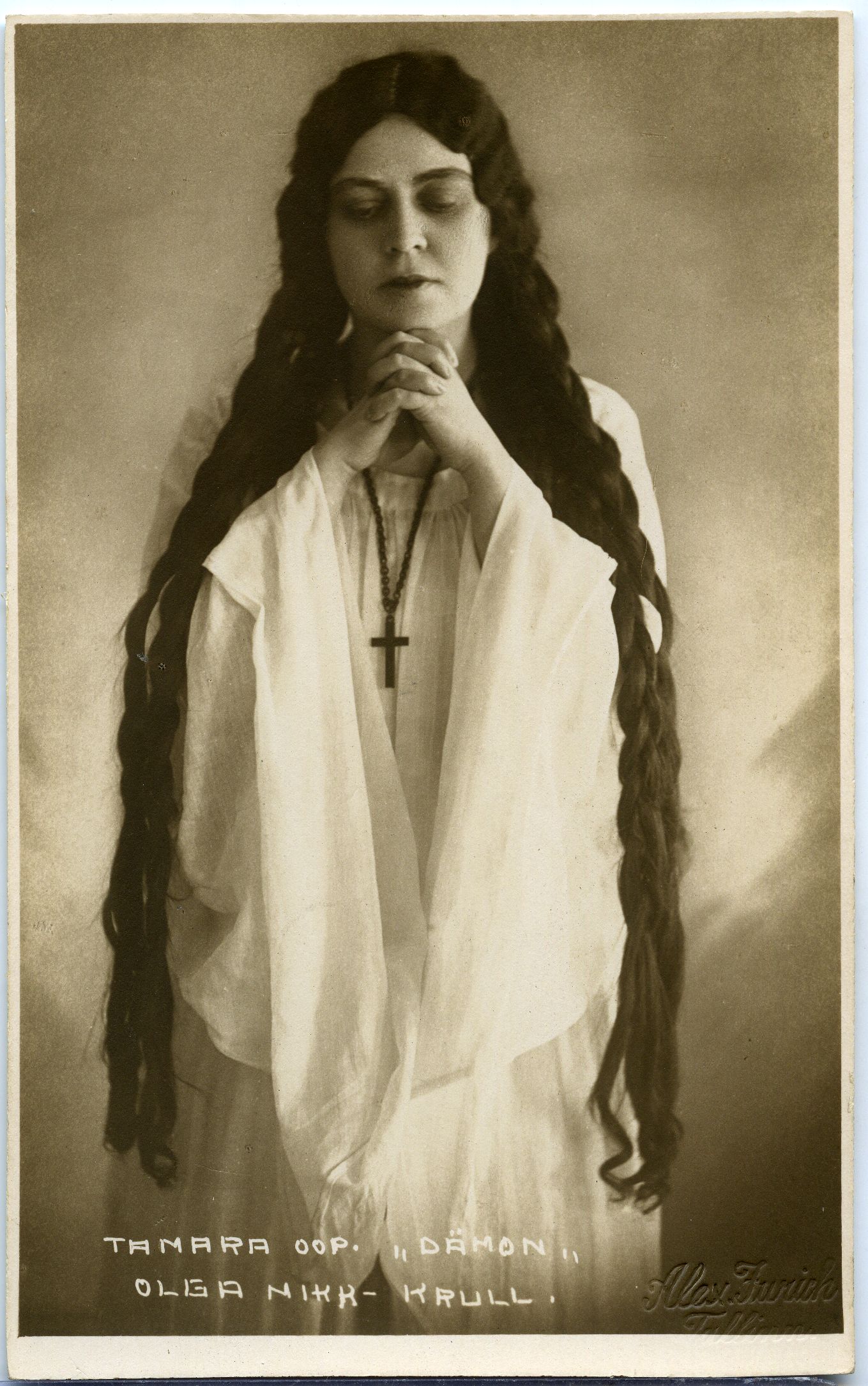 Olga Mikk-Krull Tamara osas ooperis Deemon