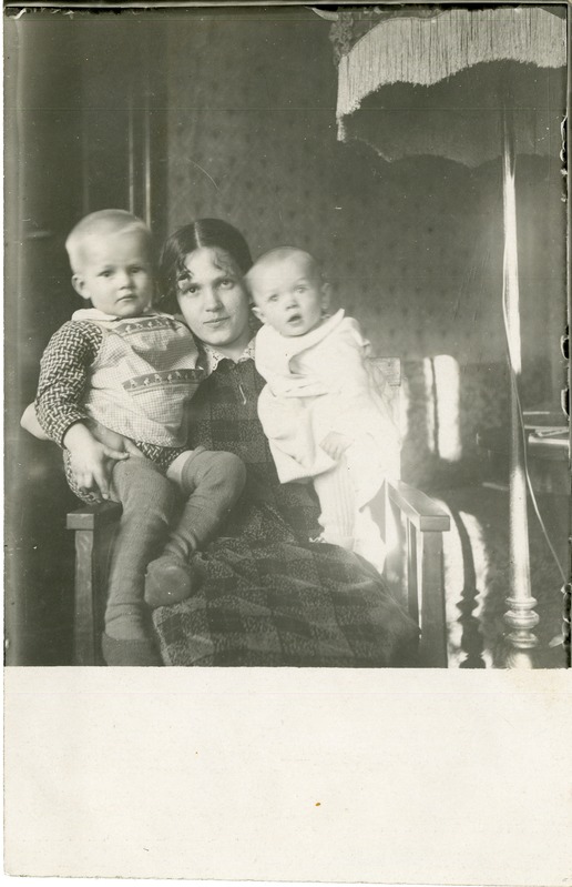 Selma Sepp koos poegadega