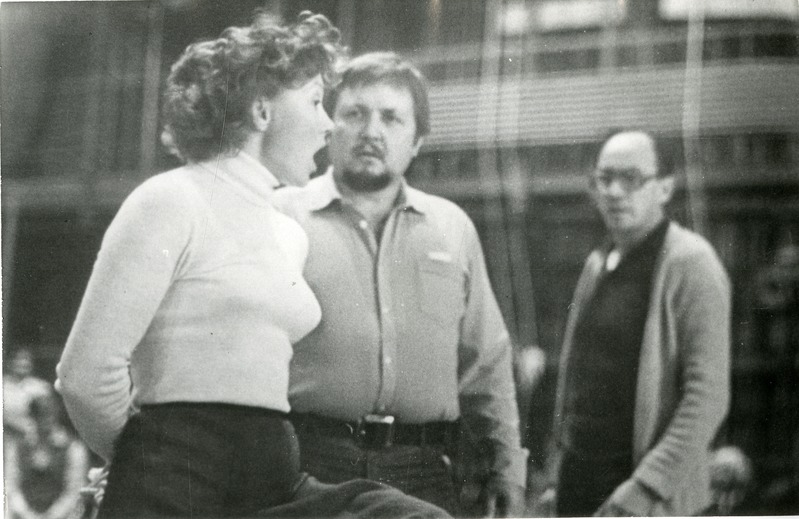 Georges Bizet` ooperi "Carmen" proov. Vasakult: nimiosaline Leili Tammel, Jose osatäitja Hendrik Krumm ja lavastaja Arne Mikk.