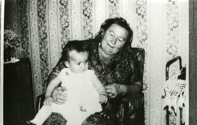 Angelina Semjonova ema ja tütar Sophie