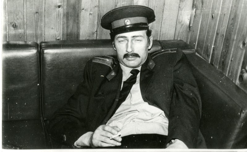 Väino Laes Gruusia militsionääri rollis 1986.a. teatriballil