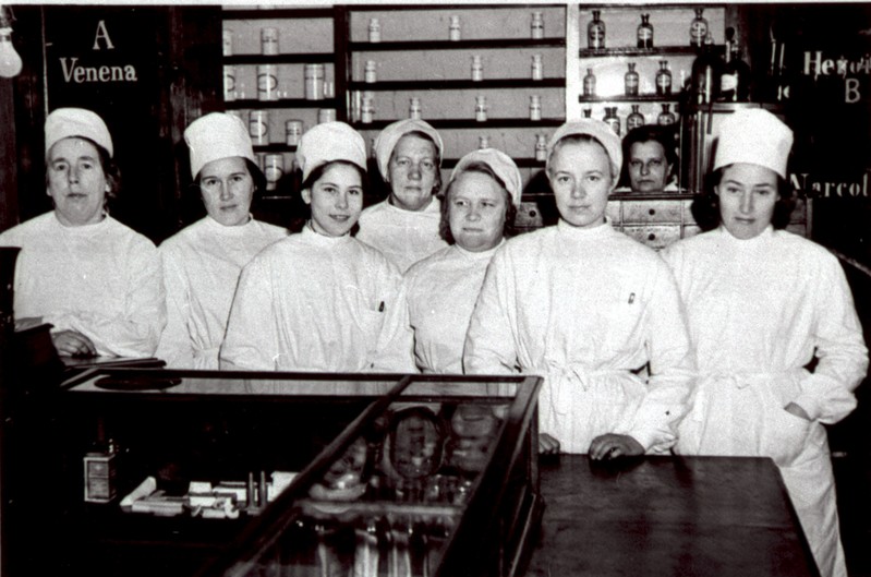 Kuressaare (end. Allika) apteegi kollektiiv 1963. a.