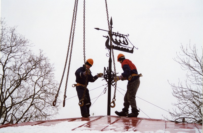 Kuressaare teatrimaja lavakupli paigaldamine