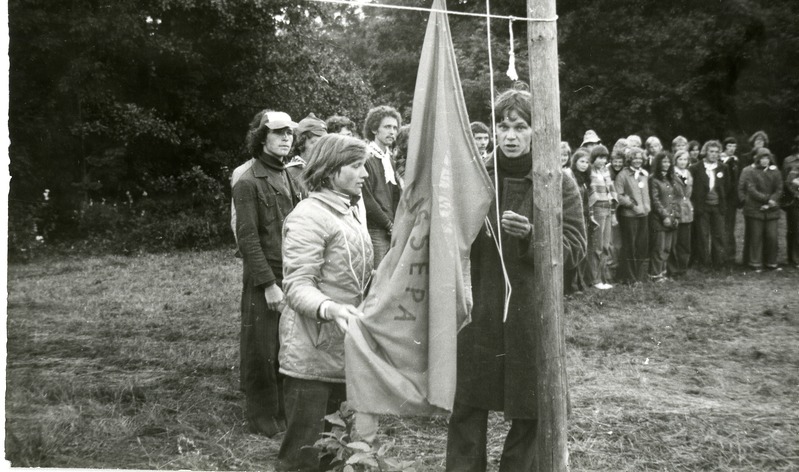 Kingissepa rajooni noorte suvepäevad: laagrilipu heiskab Viktor Martel