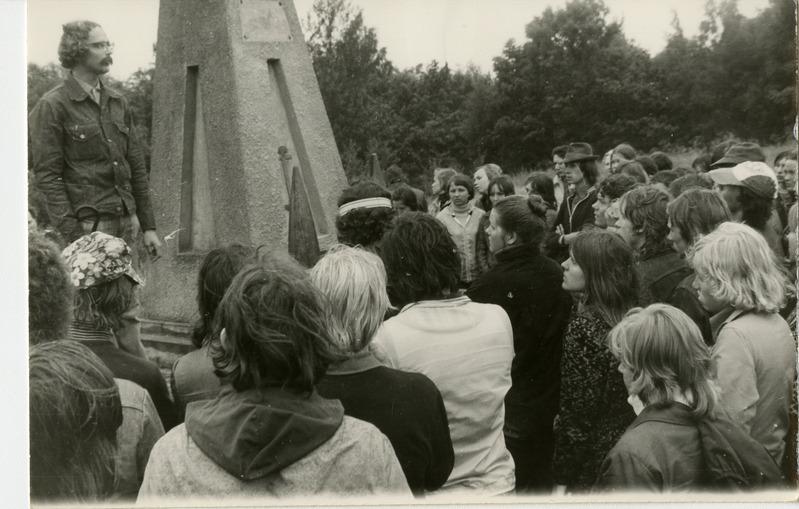 Kingissepa rajooni noorte suvepäevad: ekskursioonil Stebeli patarei komandopunkti