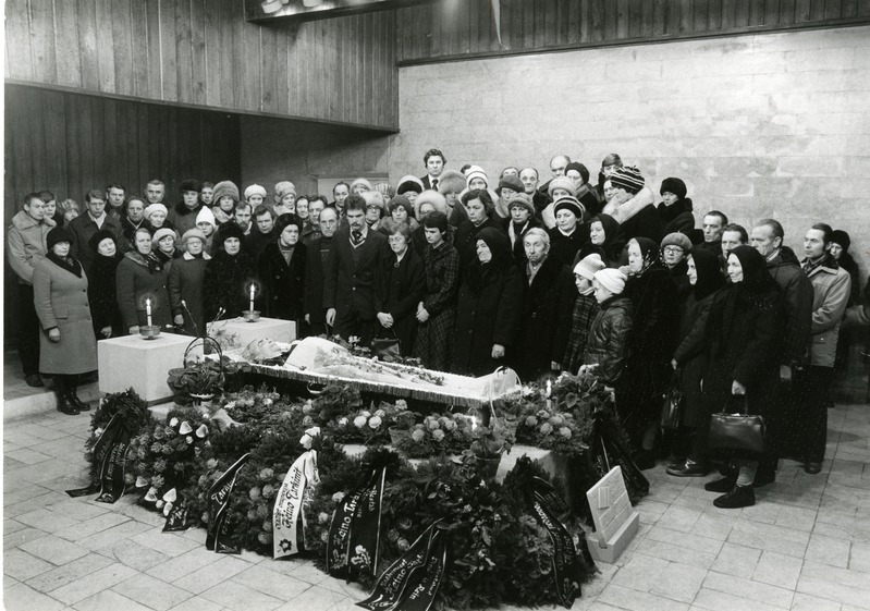 Heino Tarkini matused Kingissepa Leinamajas
