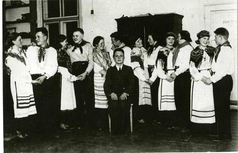 Taritu rahvatantsijad