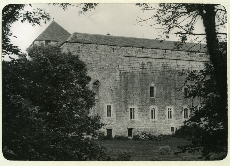 Kuressaare linnuse edelatiib