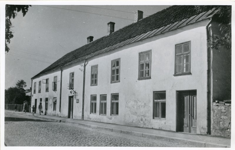 Kuressaare linn: 1. Mai t. 17 (Kauba). 1965. a.