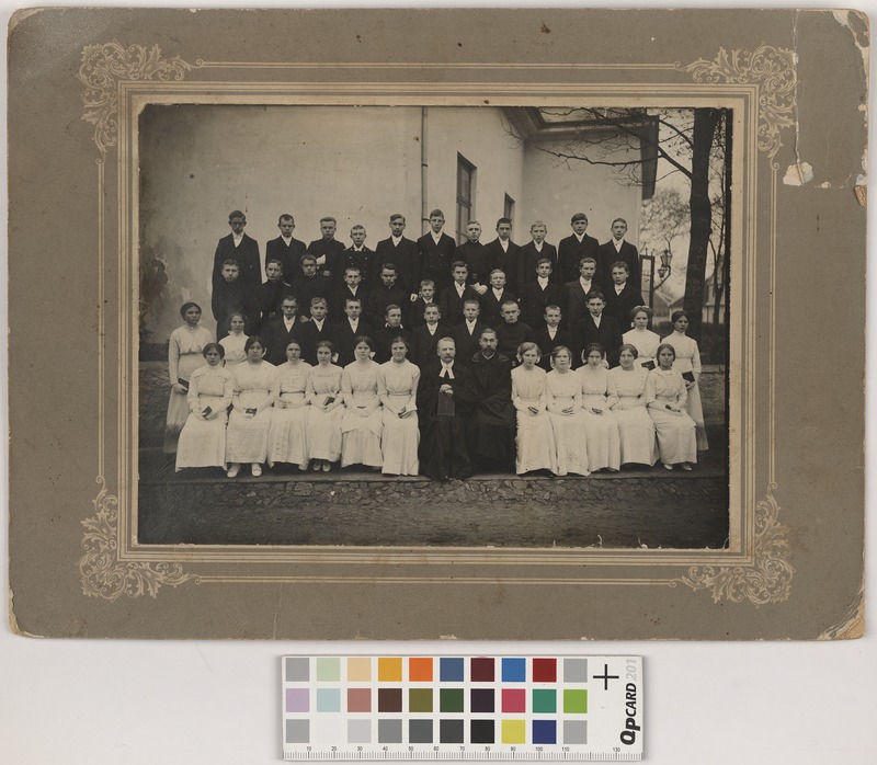 Kuressaare Laurentiuse koguduse leerilapsed