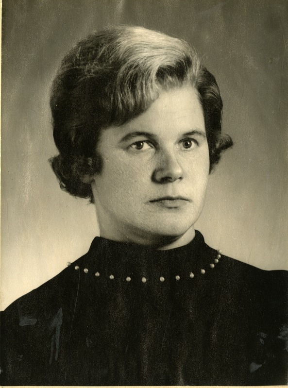 Ellen Aus
