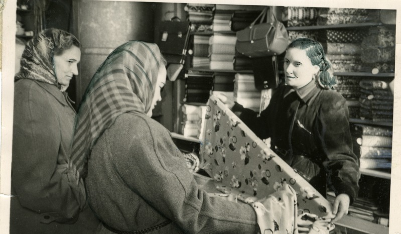 Orissaare rajooni kaupluse nr. 1 müüja Tekla Naaber