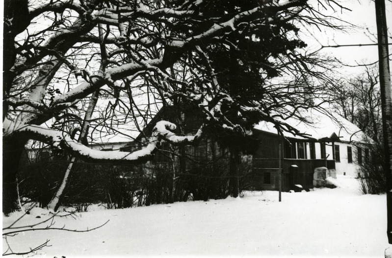 Tõlluste mõisa peahoone