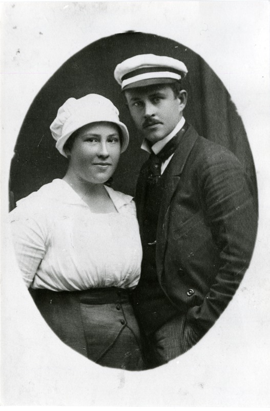 Oskar Poopu abikaasaga