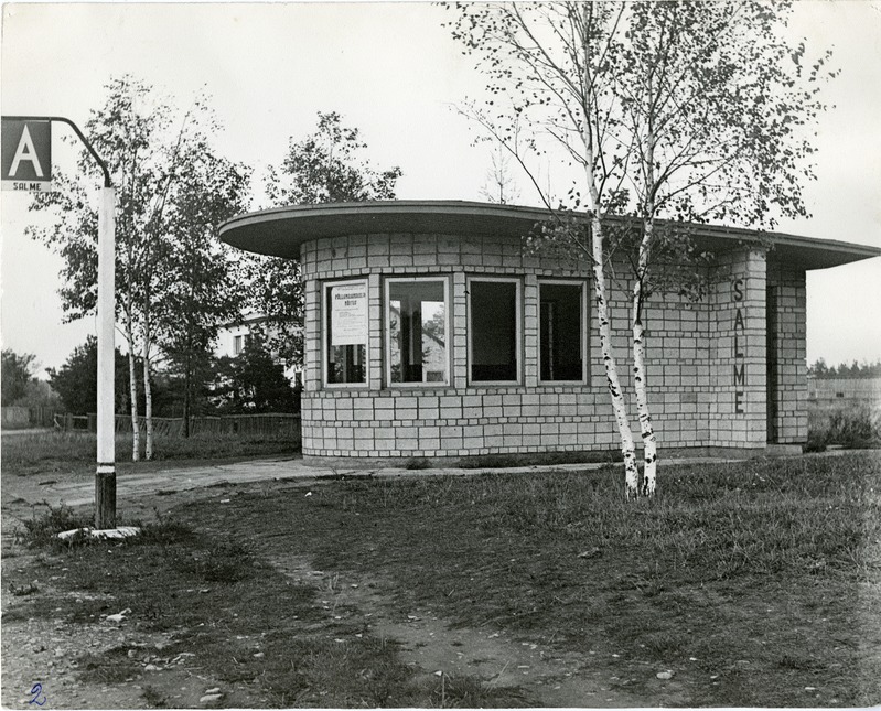 Autobussi ootepaviljon Salmel