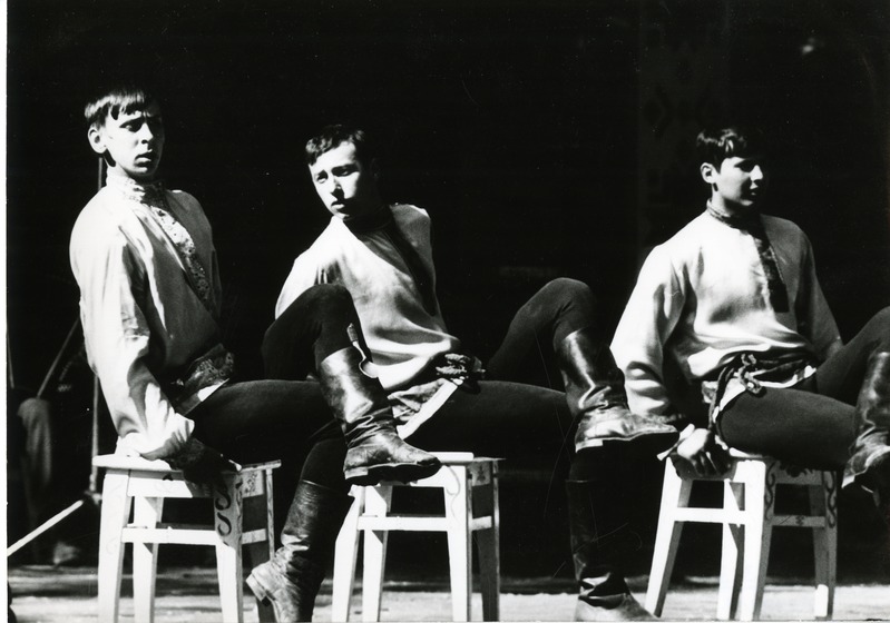 Leningradi oblasti Kingissepa tantsuansambel esinemas rahvapeol Kingissepas