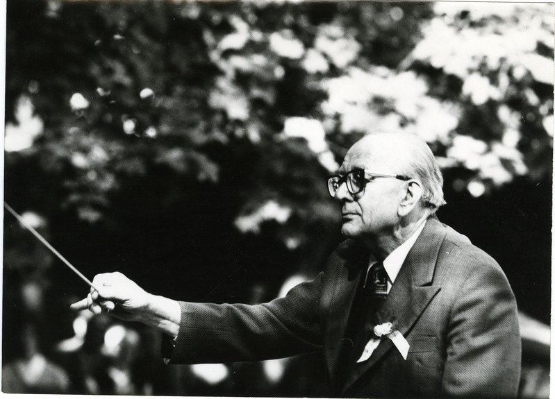 Kingissepa rajooni laulupidu: dirigeerib Elmar Peäske