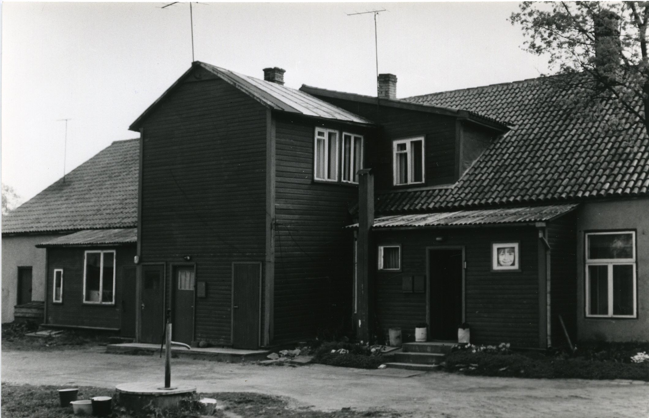Elamu Tallinna 29, hoovi poolt