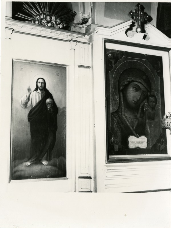 Kuressaare EAÕK Püha Nikolai kirik: väikese altari ikonostaasi ikoonid Jeesus Kristus ja Kaasani jumalaema