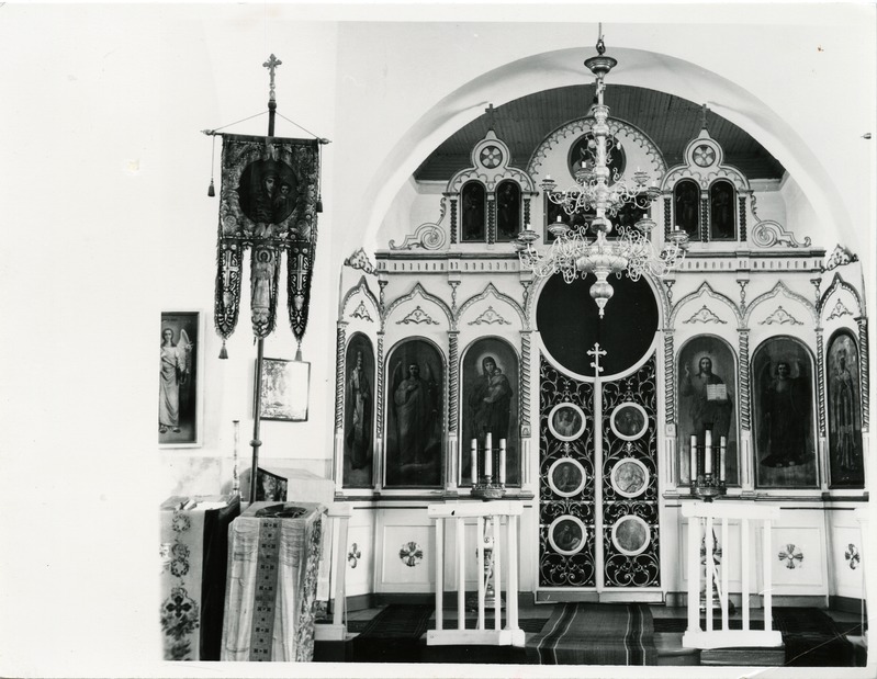Leisi EAÕK Püha Olga kiriku altari ikonostaas