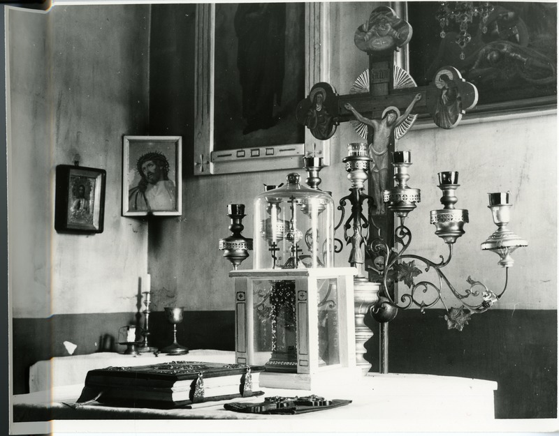 Mustjala EAÕK Prohvet Eeliase kiriku altari aujärg