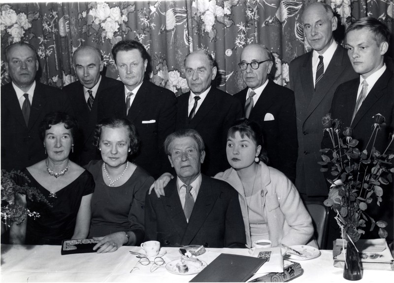 Johannes Aaviku 80. sünnipäeva koosviibimine