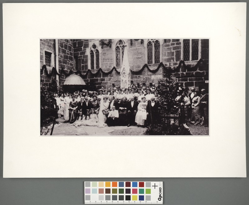 Burchard von Freytagh-Loringhoveni (1879 Kuressaare- 1950 Ida-Sks;; dr. phil.) ja Oda von Moelleri...