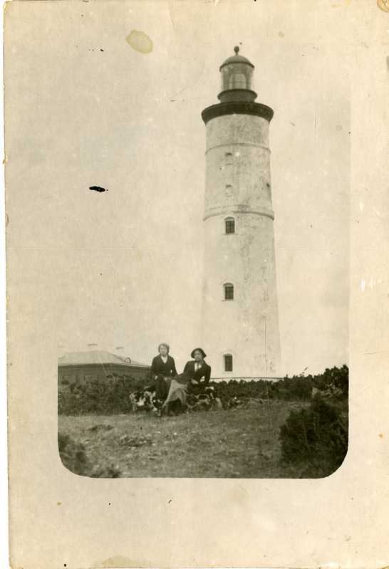 Kübassaare majakas