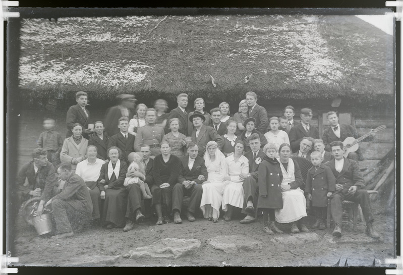 Gustav Mänd'i ja Laasu peretütre Marie pulmad Kalli küla Laasu talus. 1930.a.-te II pool.