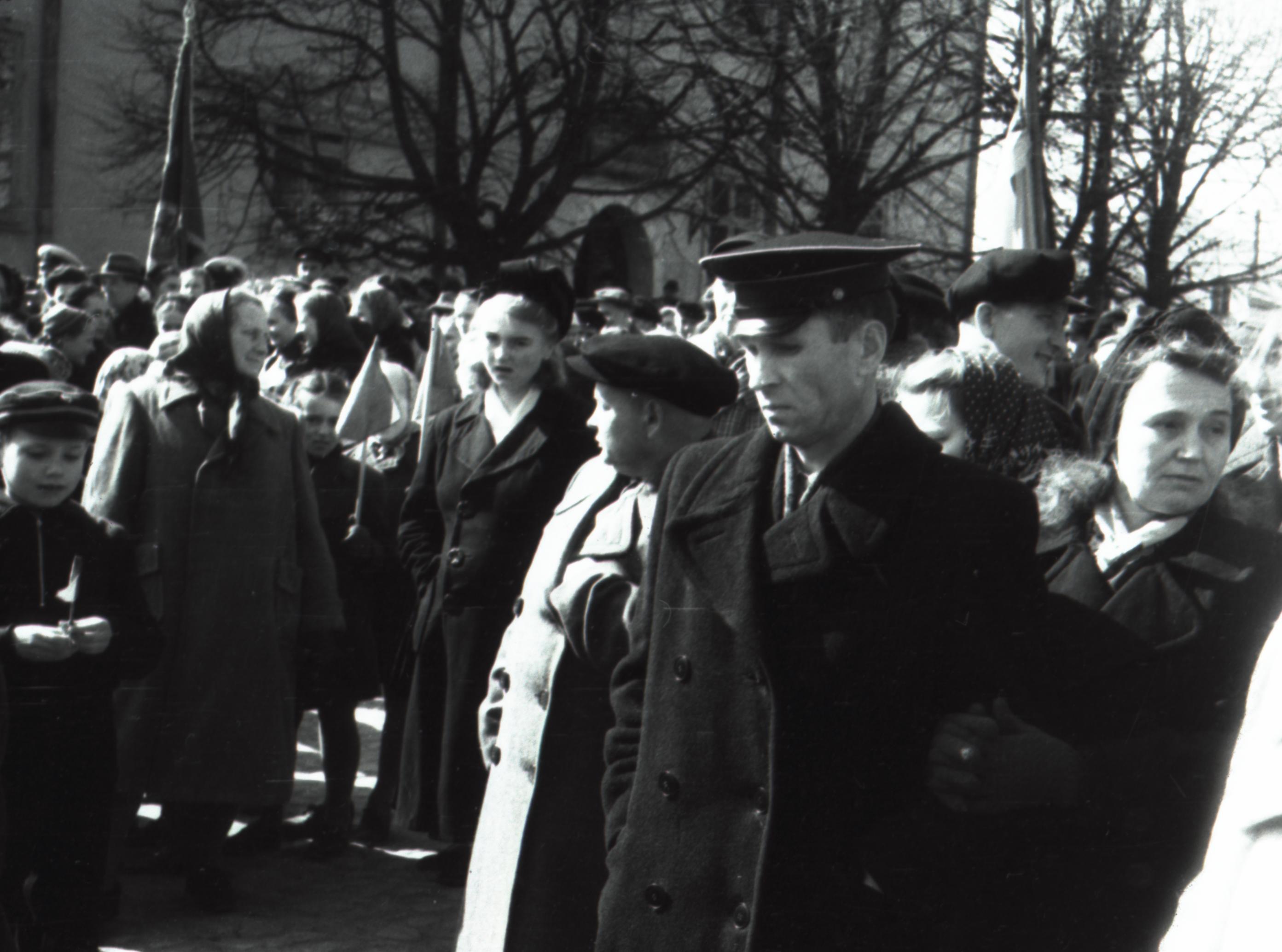1956. aasta 1. mai miiting Kuressaare kesklinnas