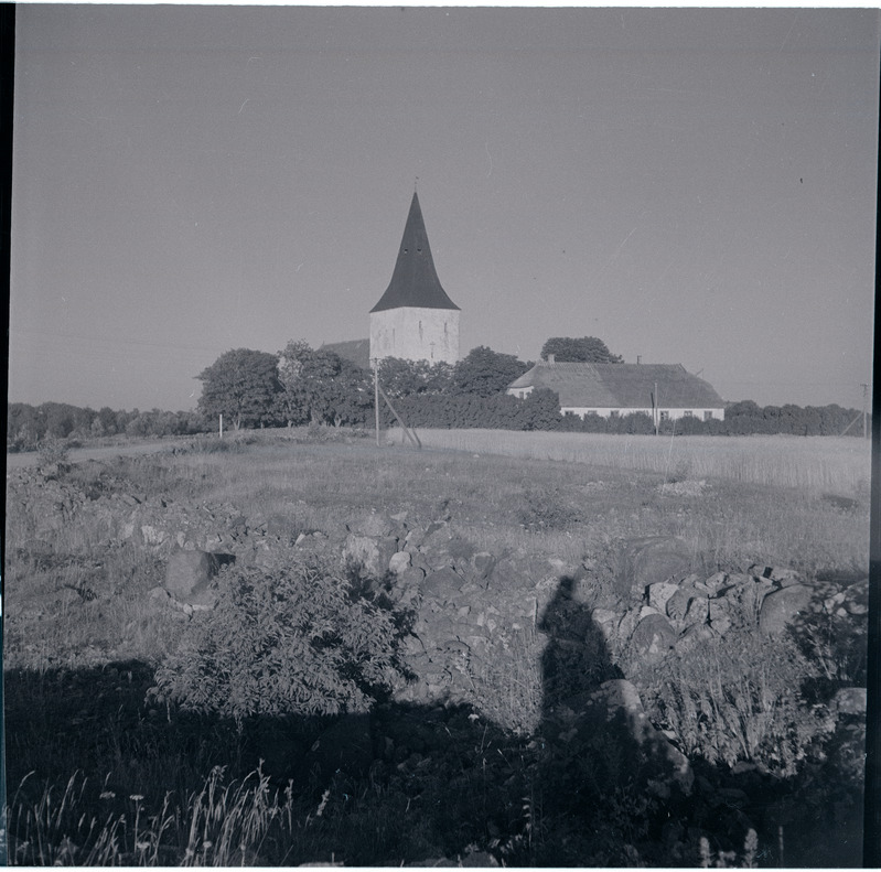 Pöide kirik ja pastoraat