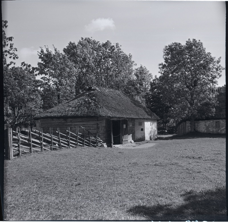 Mihkli Talumuuseum: vaade ratastemajale.