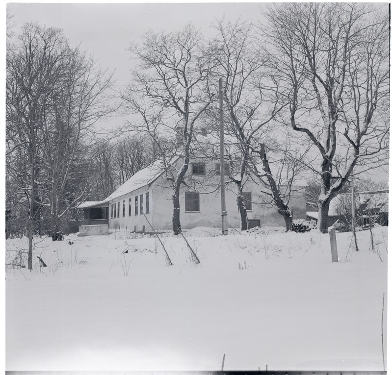Tõlluste mõisa peahoone