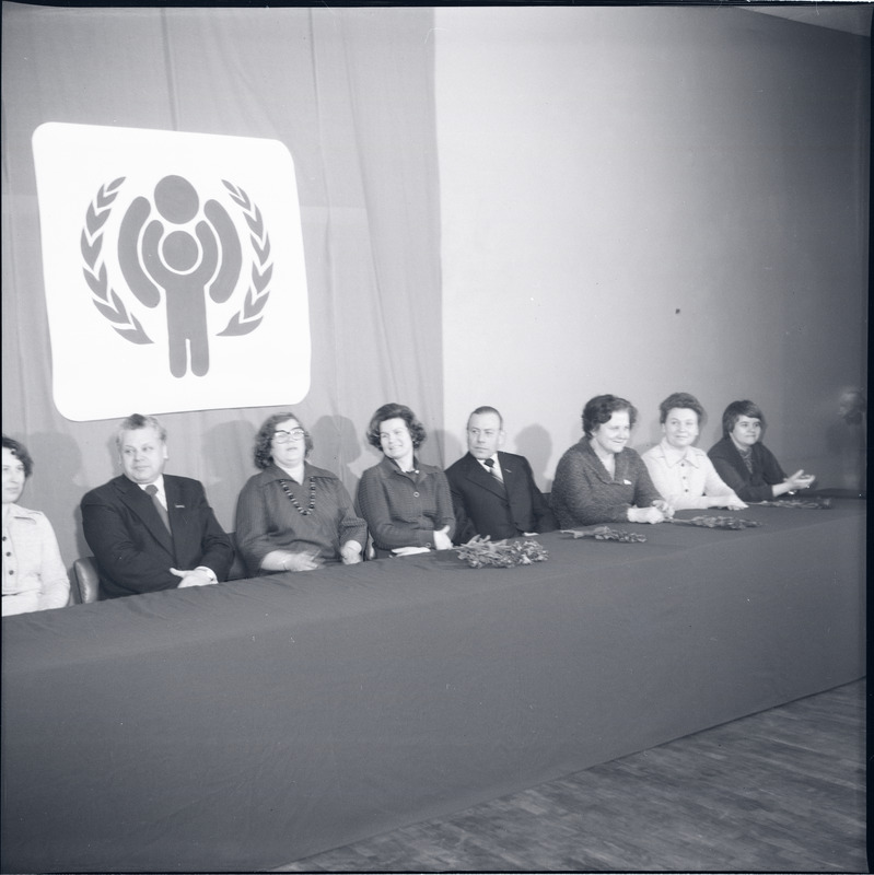 1979. a. toimunud Kingissepa rajooni naiste aktiivi koosolek "Saare Kaluri" klubis: vaade presiidiumile.