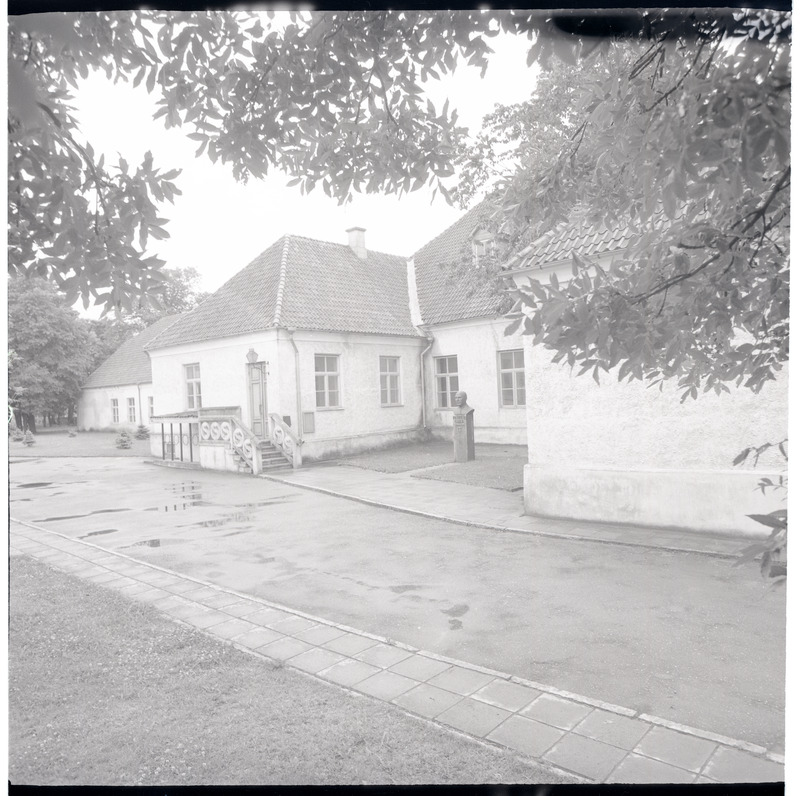 Komandandi 9, Muusikakool