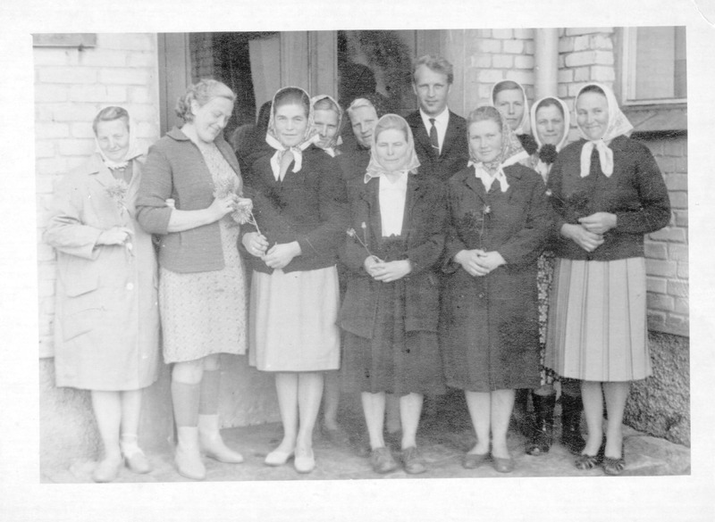 Saatse. Satserinna 8- klassilise Kooli 1. septembri aktus