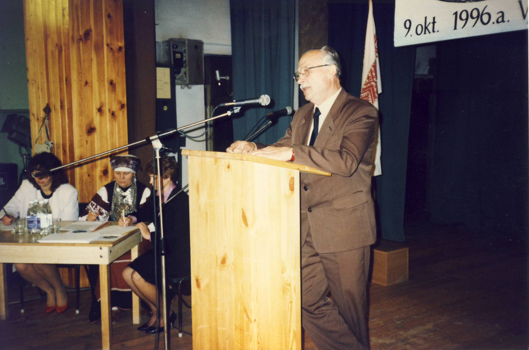 IV Seto Kongress. Olev Toomet kõnelemas