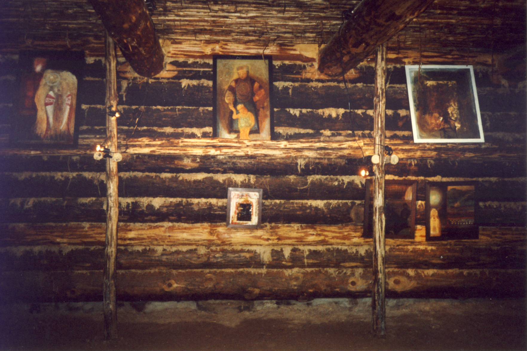 Kuningriigi päiv Setu Talumuuseumis.Kunstinäitus rehe all.