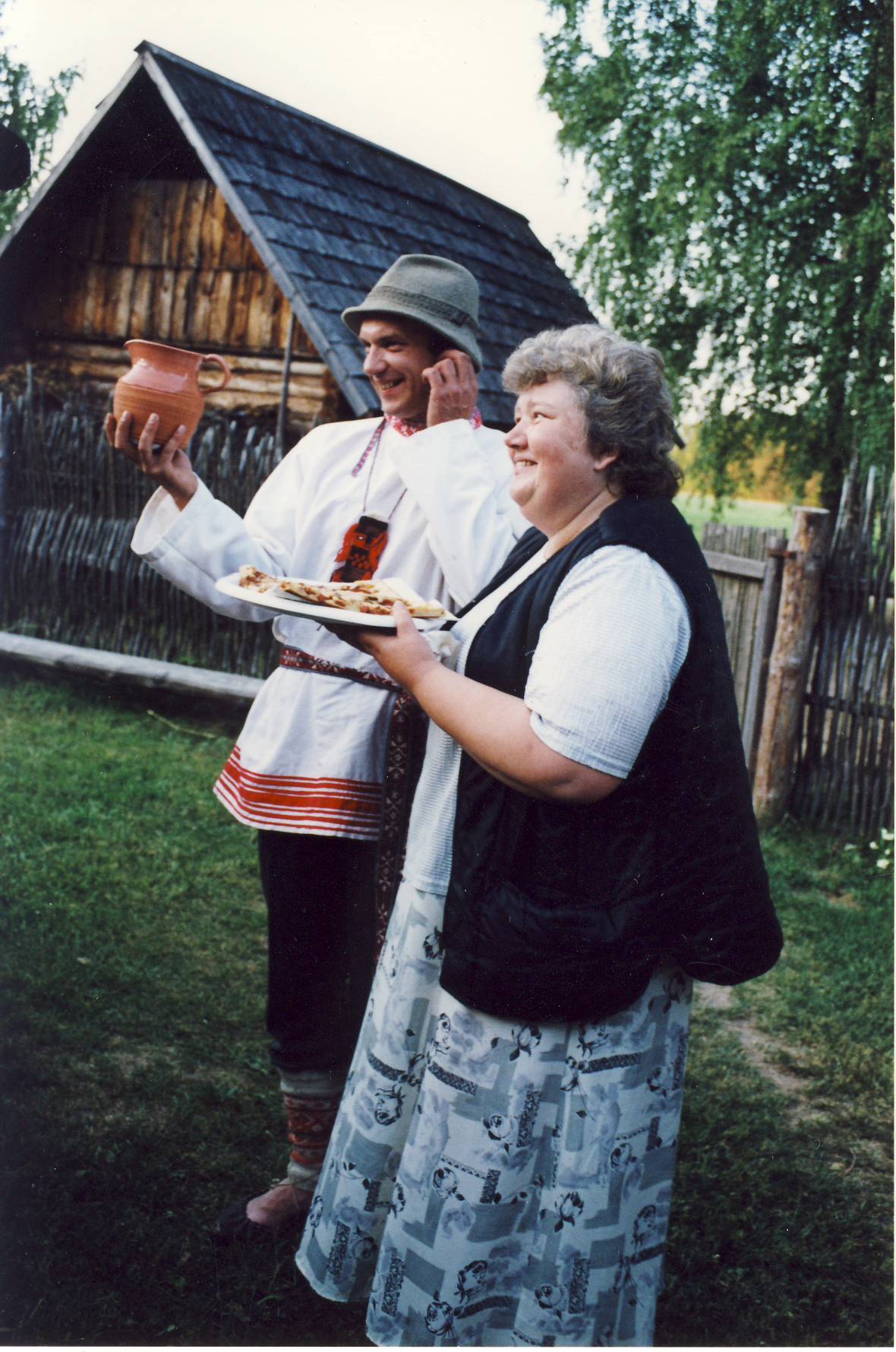 Potisetude retk marsruudil Obinitsa-Tartu. Vahepeatus Seto talumuuseumis. Kauplemine.