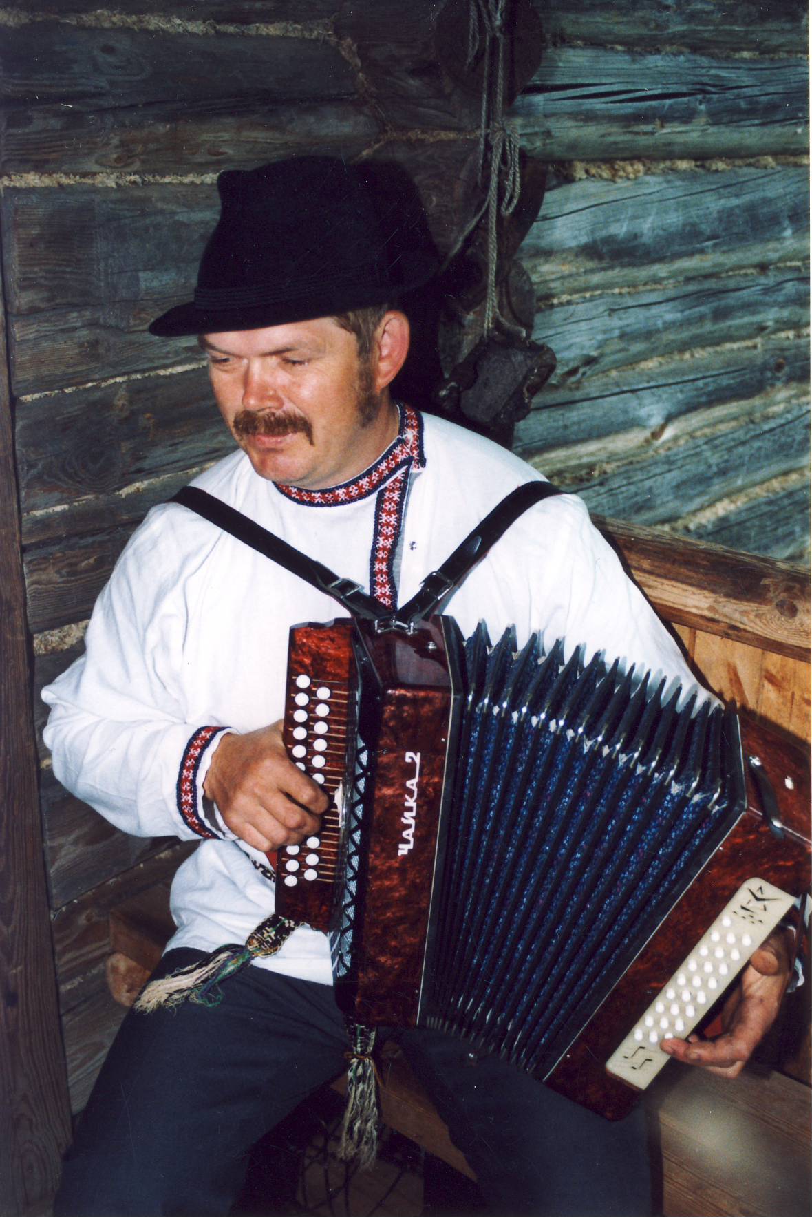 Taivo Puurmaa, pilli-ja laulumees.