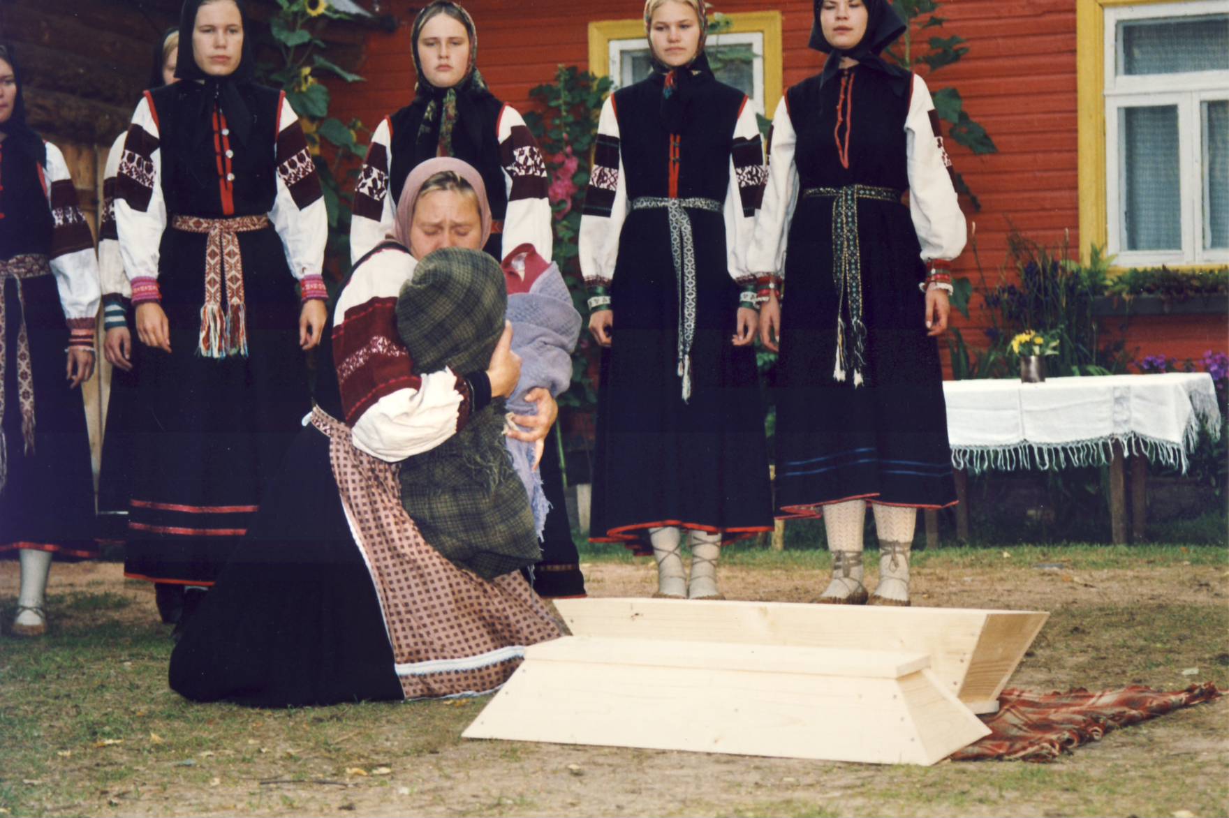 ,,Taarka" etendus Obinitsas. Taarka-Merle Jääger