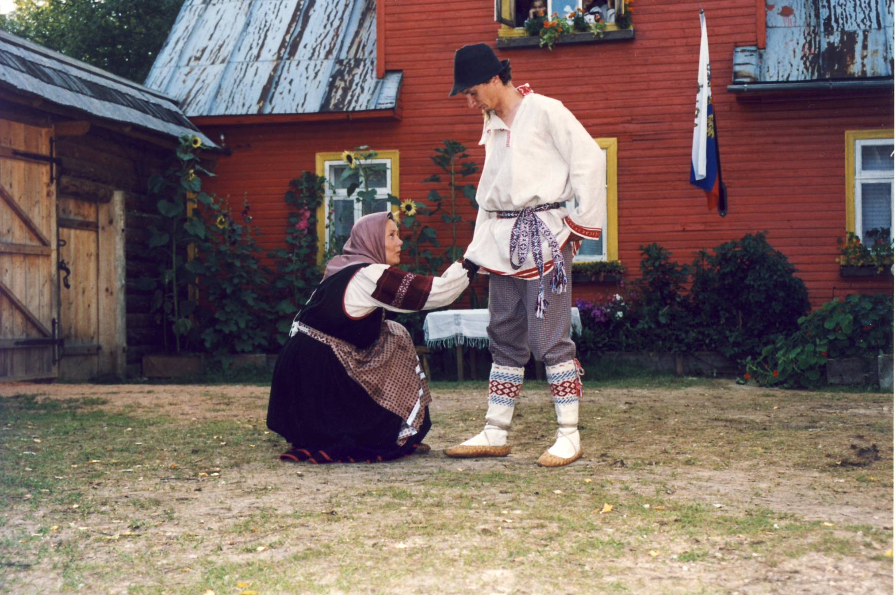 ,,Taarka" etendus Obinitsas. Taarka ja Vasso- Merle Jääger ja Indrek Tulp.
