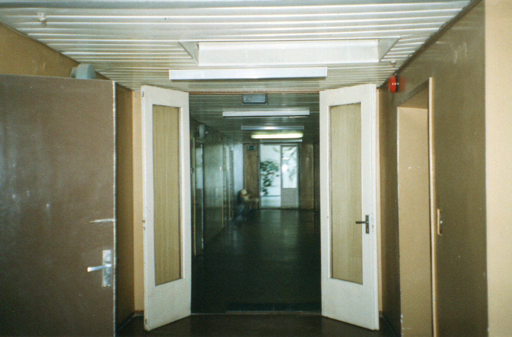 Vaade Lasnamäe Polikliiniku hoone V korruse koridori, kus asuvad administratiiv ruumid