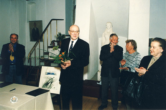 Arstide Adda ja Leonhard Mardna fondi avamine. Poeg Peeter Mardna sõna võtmas