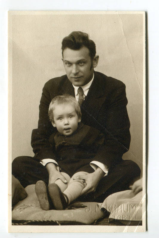 Viktor Hion koos poja Jaaguga