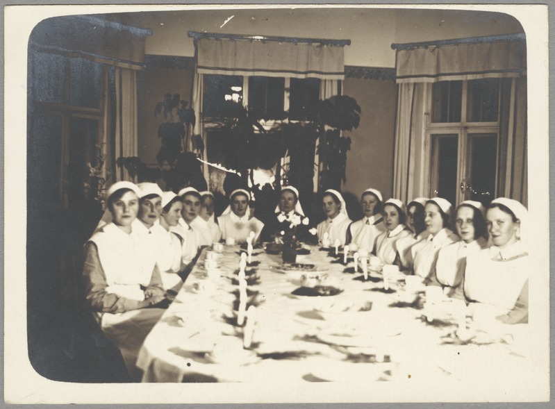 Eesti Õdede Ühingu Õdedekooli kuratooriumi II lend