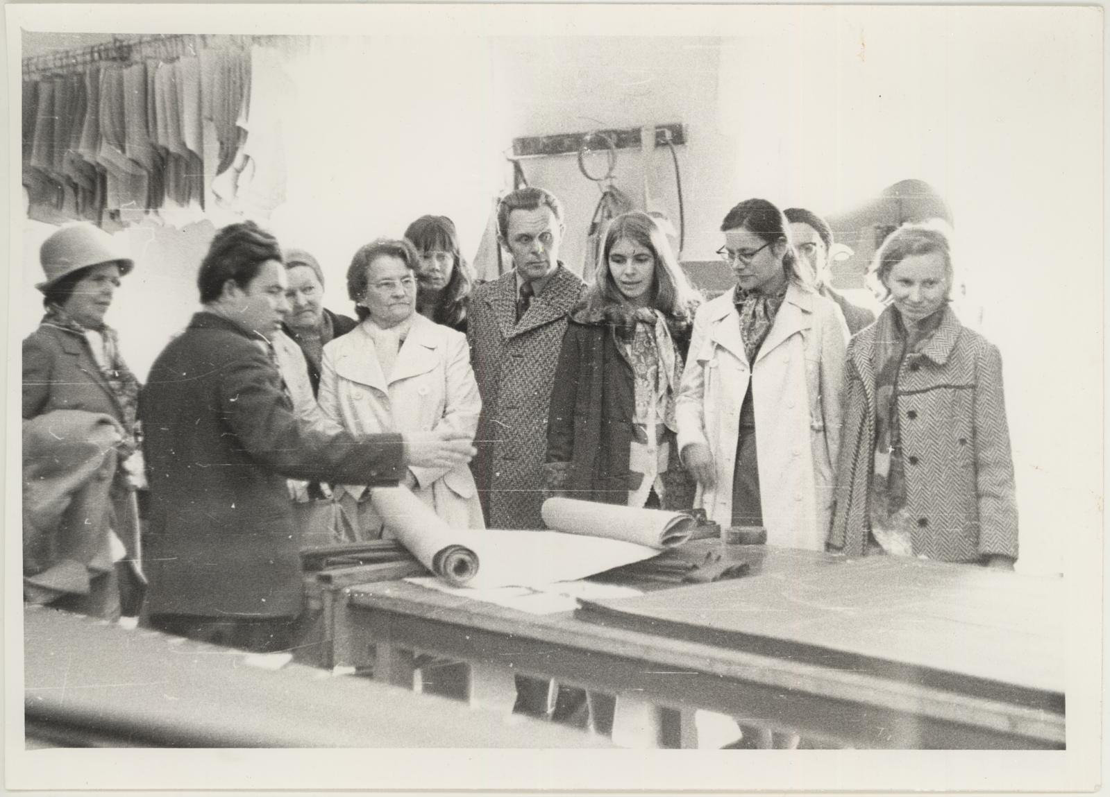 TKM-i töötajad külaskäigul õmblusvabrikusse "Sangar" 1974.a.