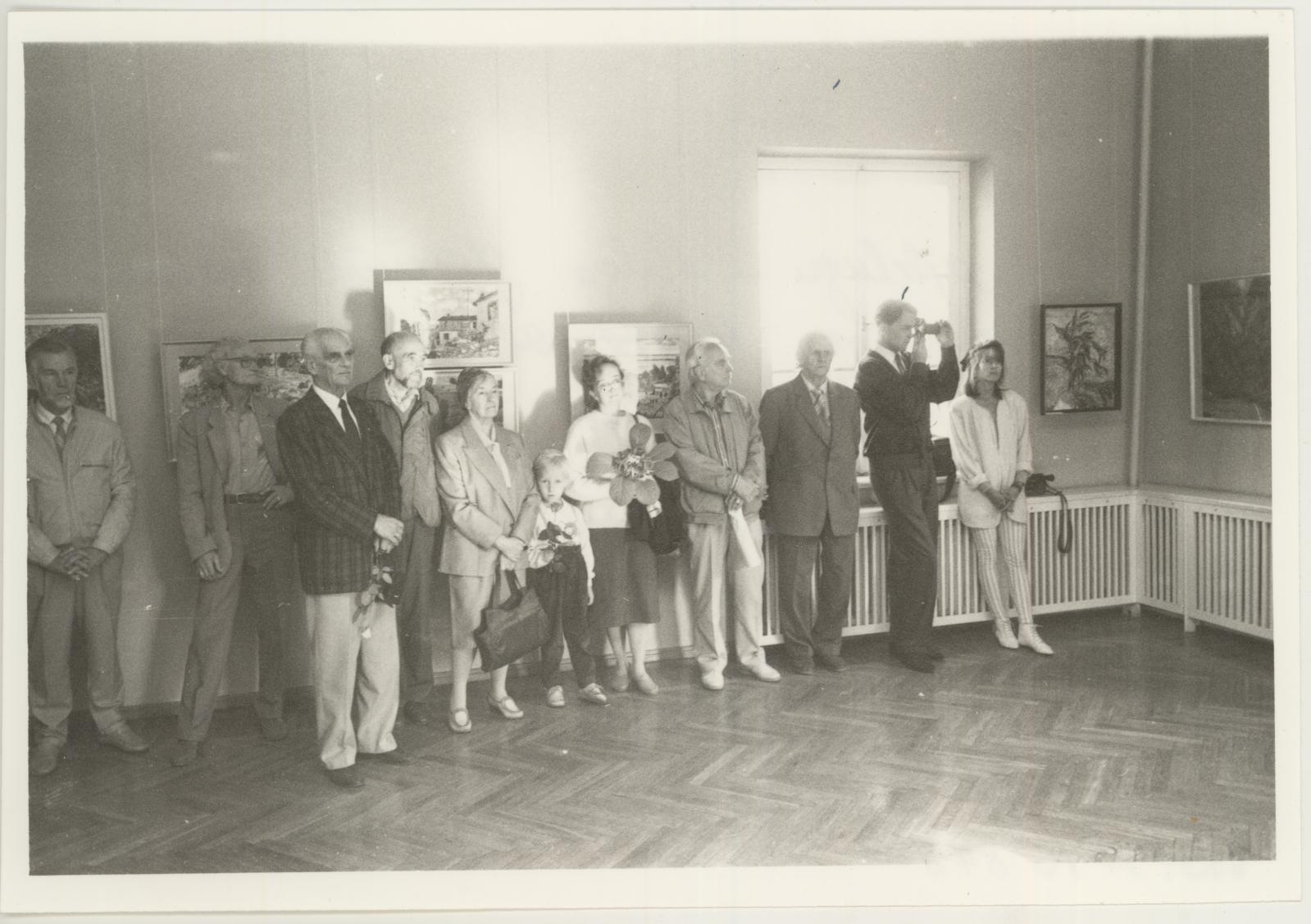 Helga Jõerüüdi näituse avamine 11.09.1992 Kivisilla galeriis.